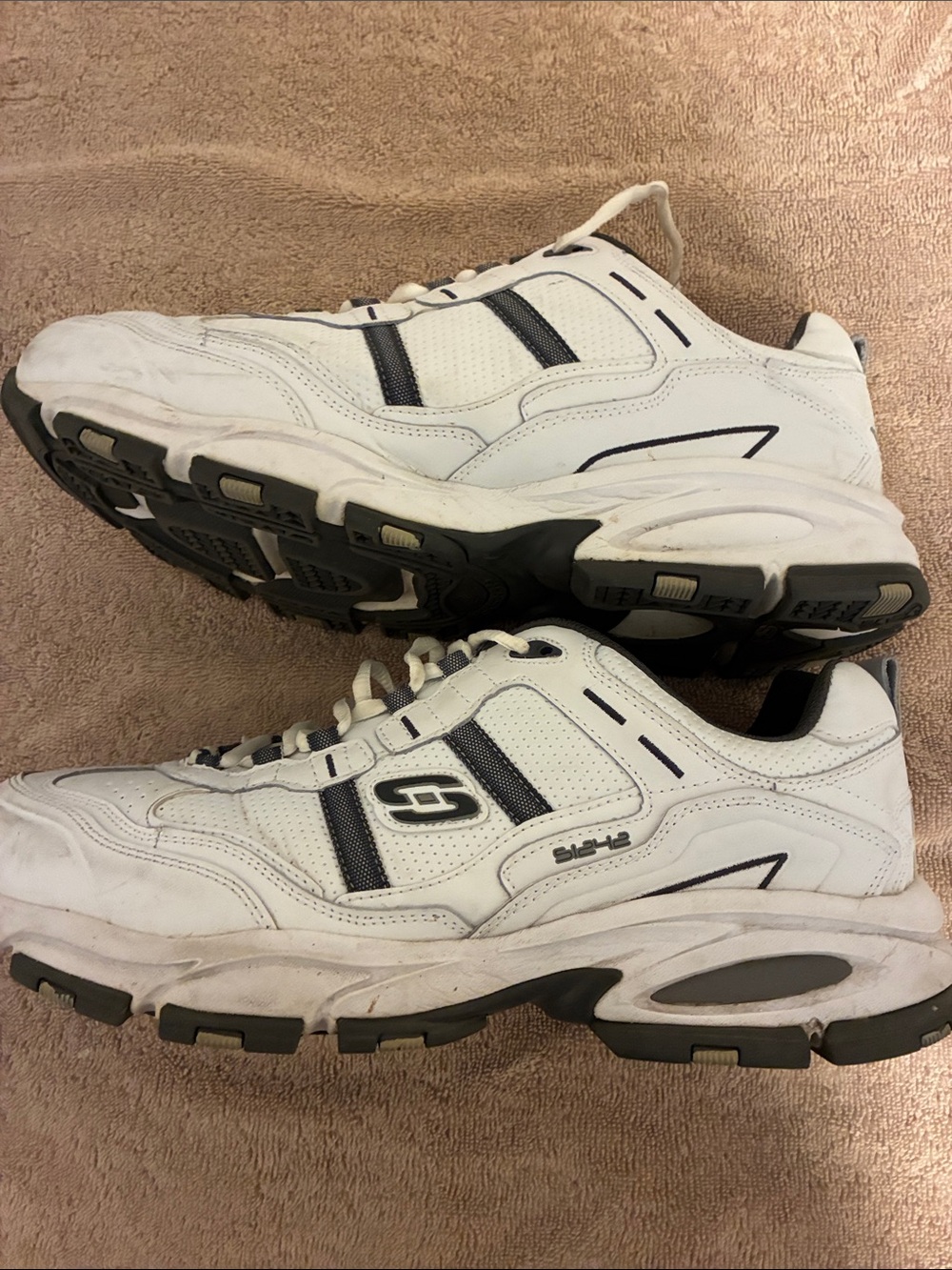 Men’s size 13 Skechers White and Gray Men's Athletic Sneakers - Picture 4 of 6